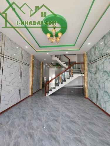 Nhà Hiện Đại giáp Chợ Bình Chánh, diện tích to 4.5 x 24m, SHR, - 1