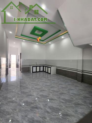 Nhà Hiện Đại giáp Chợ Bình Chánh, diện tích to 4.5 x 24m, SHR, - 2