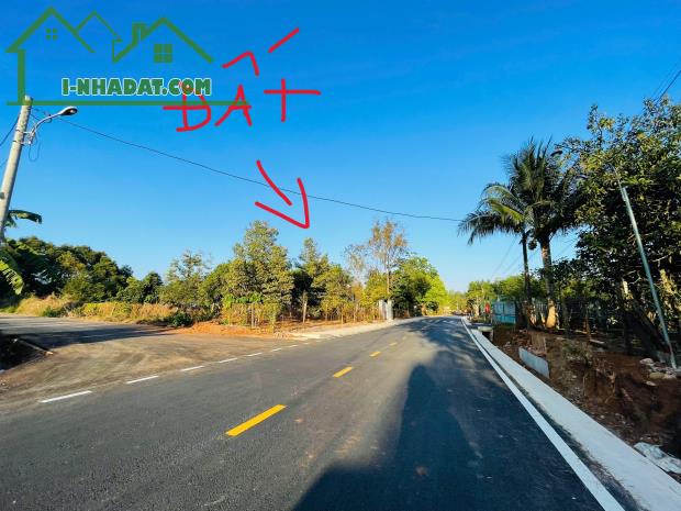 BÁN ĐẤT SÀO SẴN THỔ CƯ 1.323M2 100 THỔ CƯ TRUNG TÂM THỊ XÃ 200TR