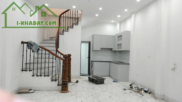 NHÚ 5TỶ NHÀ MỚI 5TẦNG 33M2 - LÔ GÓC - TRUNG TÂM THANH TRÌ - 2