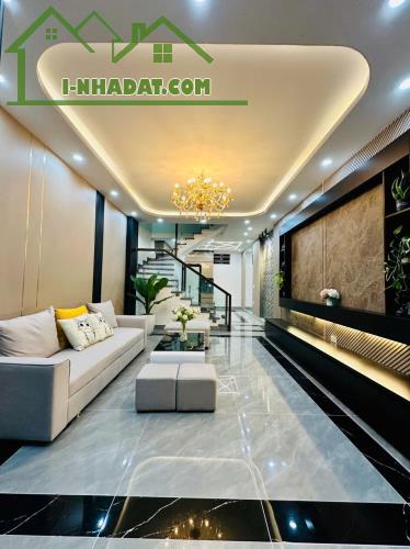 Bán nhà 4 tầng siêu đẹp về ở luôn phố chợ Hàng