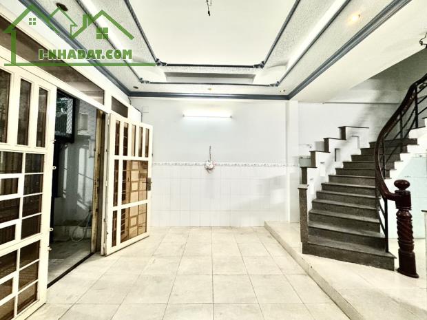 Bán gấp nhà đẹp ở ngay Hoài Thanh, sát mặt tiền 45m2, ngang khủng 5m, SHR, chỉ 4.9 tỷ. - 1