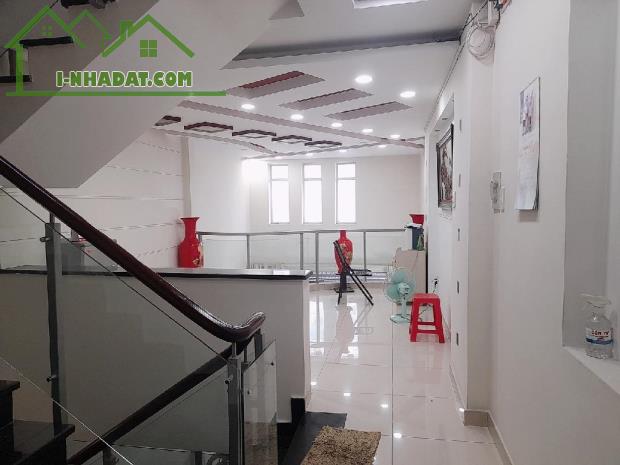 BÁN NHÀ HẺM 551 PHẠM VĂN CHÍ QUẬN 6 - 117M2 - 1