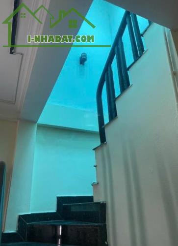 Cho thuê nhà Ngõ Quỳnh 2.5  tầng x 50m2, 2 ngủ làm VP, C.ty, Spa, Lớp học, ở gđ, 10tr - 4