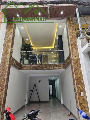 MẶT NGÕ KIM NGƯU - 30M RA PHỐ - NGÕ THÔNG ÔTÔ VÀO NHÀ - GIÁ 18 TỶ - 2