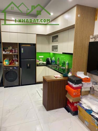 NHÀ ĐẸP PHỐ ÂU CƠ - 1 NHÀ RA PHỐ, NGÕ THÔNG THẲNG TẮP 3 GÁC TRÁNH, 30M OTO - GIÁ 16 TỶ - 1