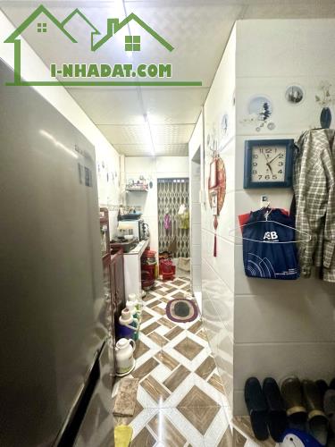 SIÊU PHẨM SÁT QUẬN 1 - 23.4M2 - NHÀ 2 TẦNG, 2 MẶT HẺM TRƯỚC SAU - NGAY BẾN VÂN ĐỒN - TRUN - 2