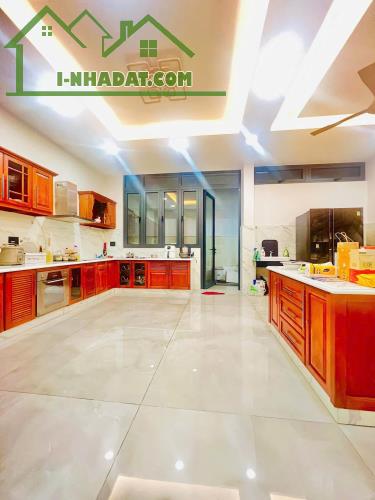 Bán nhà Mặt tiền Dương Đức Hiền - Lê Trọng Tấn, 7x23m, 5T - thang máy, 6PN, 27.9 tỷ - 2