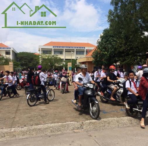 KẸT TIỀN BÁN NHANH 1023M2 ĐẤT NGAY KCN ĐANG HOẠT ĐỘNG DÂN CƯ ĐÔNG. GIÁ 190TR - 3