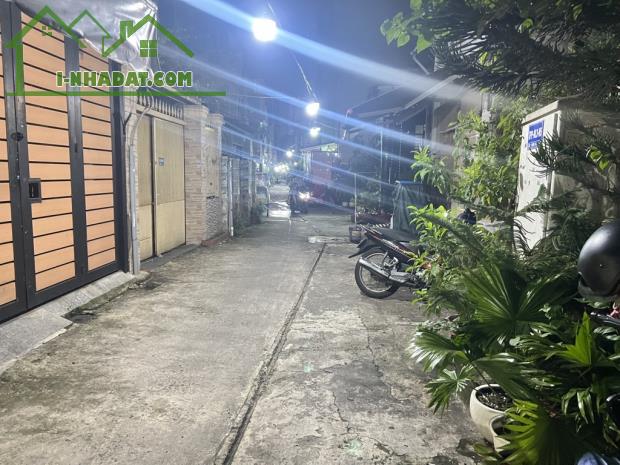 QUẬN 3 PHƯỜNG 7 - BÁN NHÀ 3 TẦNG MẶT TIỀN CẬN; HẺM XE HƠI 4m THÔNG; NGAY CẦU CÔNG LÝ - 3