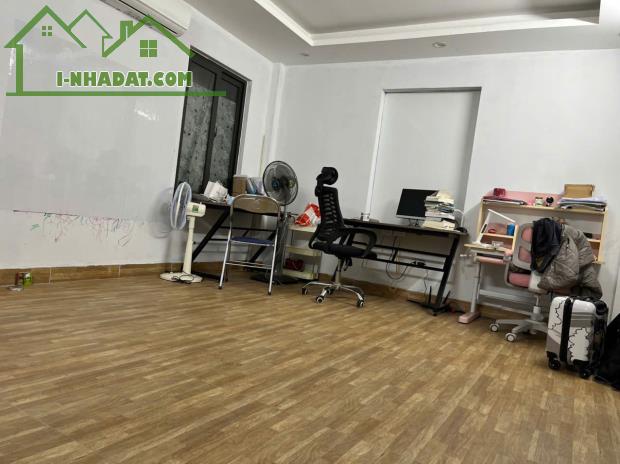 Cho thuê nhà Phố Định Công Thượng, 5 tầng, 65m2, 7PN khép kín làm văn phòng, Spa, 24 Triệu - 1