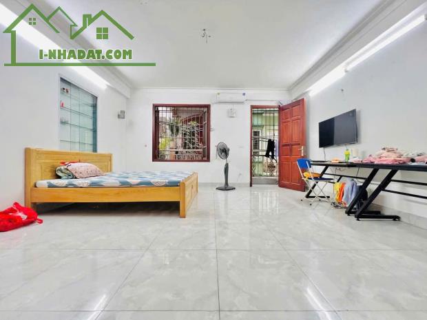 Cho thuê nhà Phố Định Công Thượng, 5 tầng, 65m2, 7PN khép kín làm văn phòng, Spa, 24 Triệu - 3