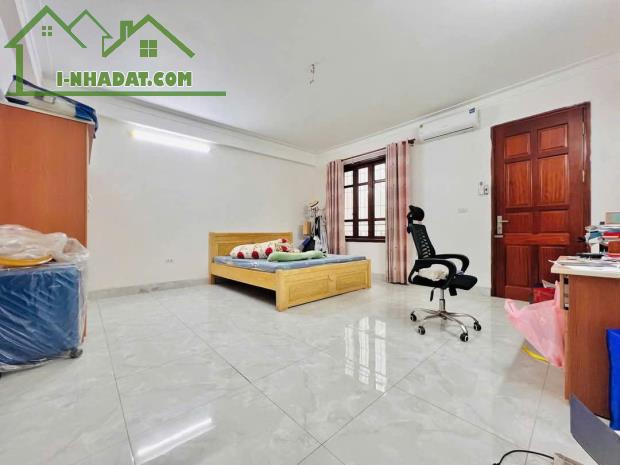Cho thuê nhà Phố Định Công Thượng, 5 tầng, 65m2, 7PN khép kín làm văn phòng, Spa, 24 Triệu - 4