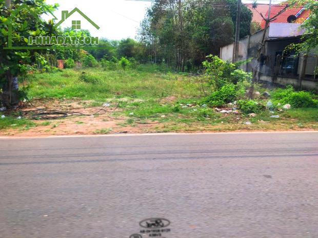 KẸT TIỀN CẦN BÁN NHANH 512M2 ĐẤT Ở NGAY CHỢ, CÁCH KCN TẦM 500M. GIÁ 190 TRIỆU