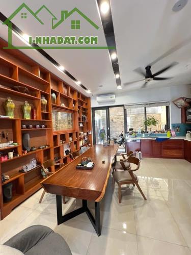 BIỆT THỰ NHÀ VƯỜN, ĐẸP LUNG LINH QUẬN TÂY HỒ THÔNG SỐ QUÁ ĐẸP 100m 6tầng, Mt hơn ,6m chỉ 2 - 1