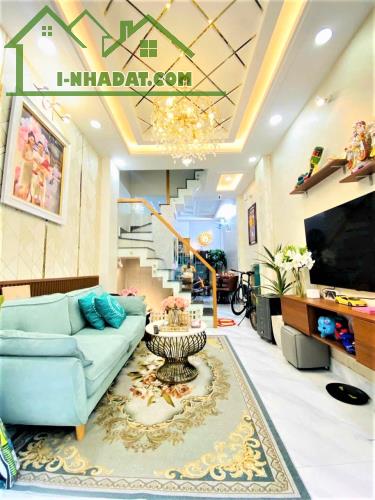 8 TỶ X TL - NHÀ KHU SIÊU VIP PHƯỜNG 12 QUẬN 10 - XE HƠI VÀO NHÀ - SÁT MẶT TIỀN - 2 TẤM 2PN