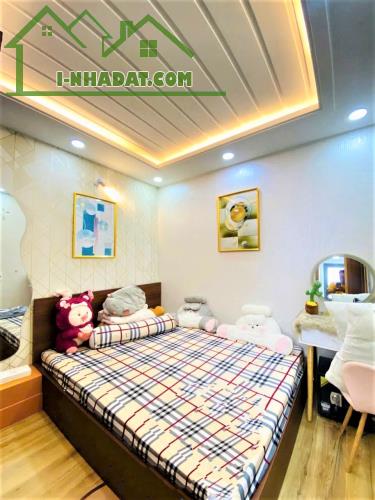 8 TỶ X TL - NHÀ KHU SIÊU VIP PHƯỜNG 12 QUẬN 10 - XE HƠI VÀO NHÀ - SÁT MẶT TIỀN - 2 TẤM 2PN - 2