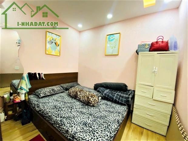 8 TỶ X TL - NHÀ KHU SIÊU VIP PHƯỜNG 12 QUẬN 10 - XE HƠI VÀO NHÀ - SÁT MẶT TIỀN - 2 TẤM 2PN - 3
