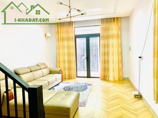 BÁN NHÀ QUẬN 7-2MT HẺM LÂM VĂN BỀN,2 LẦU ,3PN ,NỞ HẬU ,GIÁ NHĨNH 6 TỶ(TL)