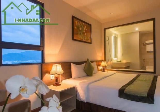 Cho thuê khách sạn 4 sao Khách sạn 21 tầng, 105 phòng tại trung tâm Nha Trang cách bển 3p
