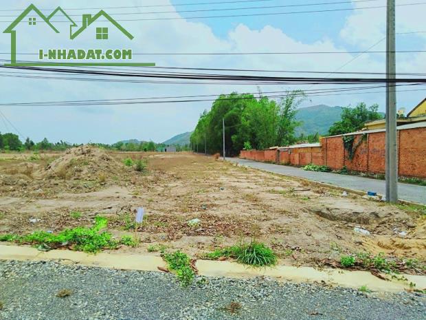 SANG GẤP 250M2 ĐẤT Ở GẦN KHU CÔNG NGHIỆP ĐANG HOẠT ĐỘNG, GẦN CHỢ. GIÁ 220 TRIỆU - 1