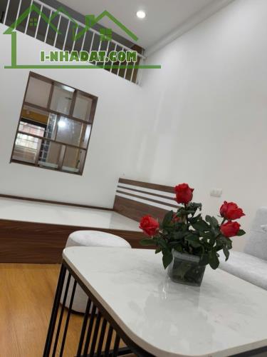 Nhỉnh 2.5 tỷ, 60m2, tập thể 03 ngủ, FULL nội thất, Ga Hà Nội, Trần Quý Cáp, Ngõ Văn Chương