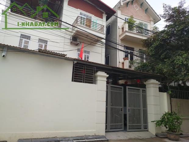 Bán nhà Kim Chung -Đông Anh, ô tô 7 chỗ tránh nha, vị trí đẹp lô góc, 3 tầng, 185m2 chỉ 18