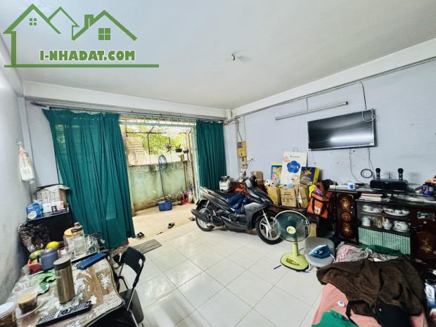 Nhà VIP ngay Âu Cơ, 54m2, ngang 4m, giá chỉ 5.x tỷ, xe hơi đậu cửa, không có căn thứ 2 so - 2