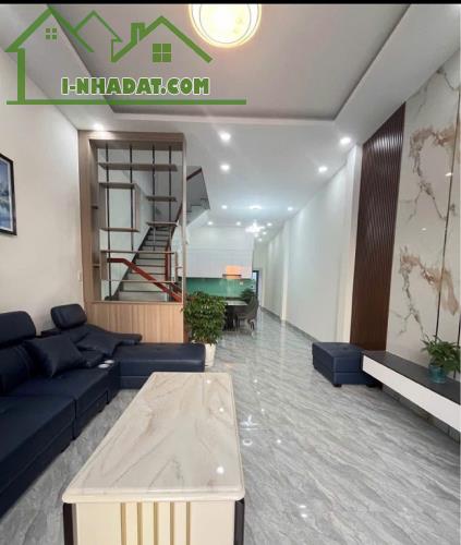 BÁN NHÀ TẠI PHƯỜNG ĐỊNH HÒA , THỦ DẦU 1 - 4