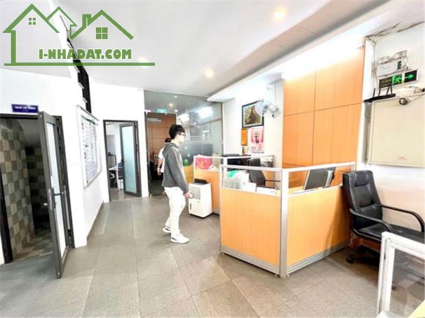 Bán toà nhà văn phòng mặt phố An Dương Vương vỉa hè thang máy 133m 6tầng 34 tỷ - 2