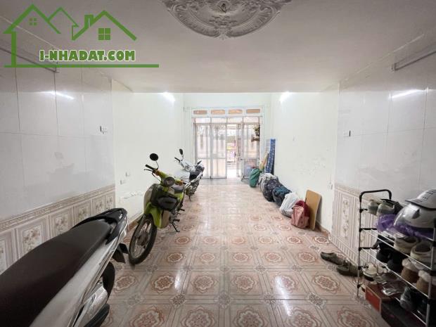 BÁN MẶT PHỐ GIÁP BÁT-HOÀNG MAI, KD VP, DT 54 M, 4 TẦNG, MT 4 M, GIÁ NHỈNH 12 TỶ.