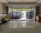 Bán gấp nhà đẹp ở ngay Trần Xuân Soạn, Khu cứ xá ngân hàng, xe hơi ngủ nhà, 72m2, SHR.