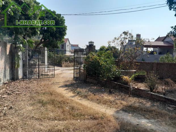 Bán đất Trí Yên, TP Bắc Giang 1400m2, mặt tiền 40m, 4.5 tỷ.