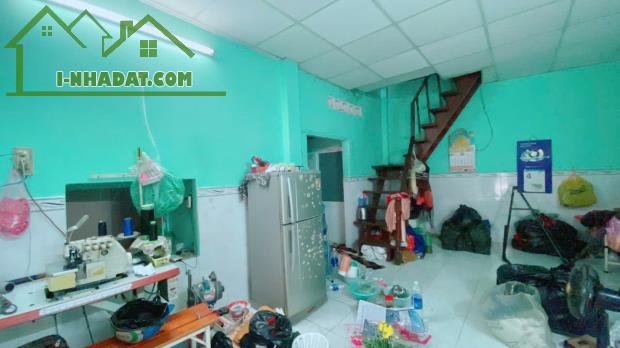 Nhà rộng ở liền, Phạm Văn Bạch gần Trường Chinh, 2.5 tỷ - 3