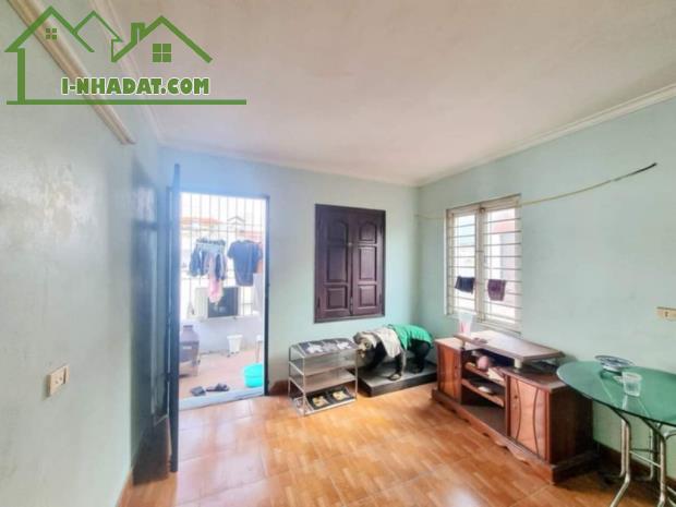 BÁN NHÀ GIẢI PHÓNG, HOÀNG MAI, MẶT NGÕ Ô TÔ TRÁNH DỪNG ĐỖ THOẢI MÁI, DTSD 30M2, 7.9 - 3