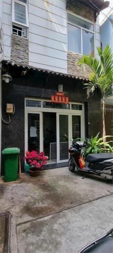 HẺM BA GÁC LỚN CÁCH HẺM XE TẢI 100M CÁCH CHỢ ÔNG ĐỊA 200M 45M2 4 TẦNG BTCT- 6 PN-LẠC LONG - 4