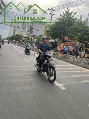 Bán nhà 2 tầng mặt tiền 9x20m giá 35 tỷ Đường Phan Văn Hớn - 1