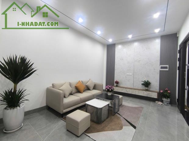 Bán Nhà 5 Tầng Mới Full Nội Thất.chỉ 6,2 tỷ. Ngọc Thụy Long Biên