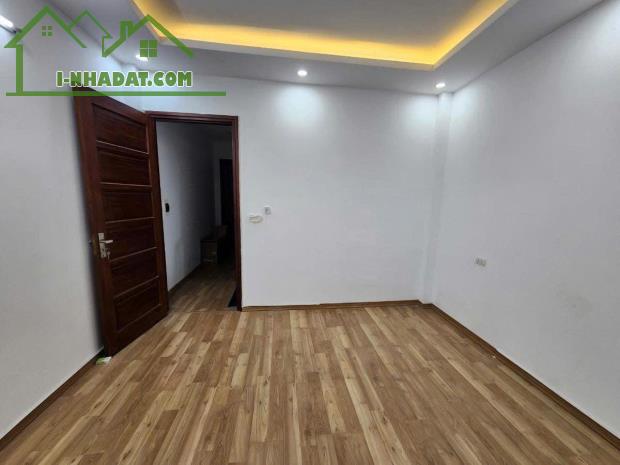 Phân lô cực hiếm Nguyễn Trãi! 1 nhà ra phố 42m2 x 5T chỉ 9.x tỷ