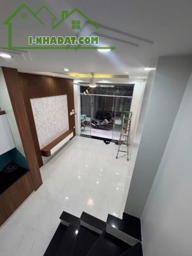 BÁN NHÀ LÊ LỢI HÀ ĐÔNG  GẦN CHỢ 5 TẦNG CÓ THANG MÁY 8,2 tỷ