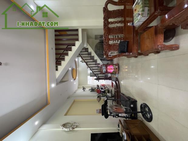 Bán gấp nhà đẹp ở ngay Đường số 5 KDC Bình Điền, xe hơi ngủ nhà, 80m2, chỉ 8 tỷ. - 1