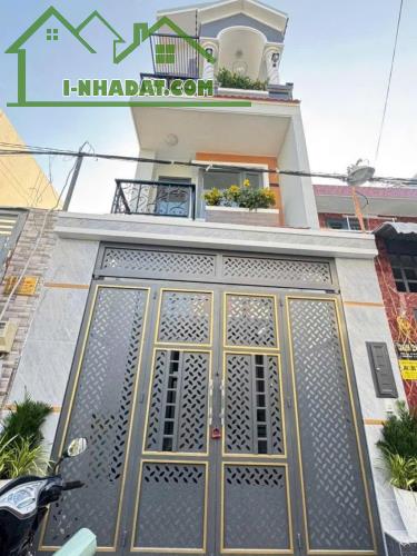 Siêu phẩm NHÀ 3 LẦU Sang - Xịn - Mịn thiết kế hiện đại, cách đường Lò Lu chỉ 50m