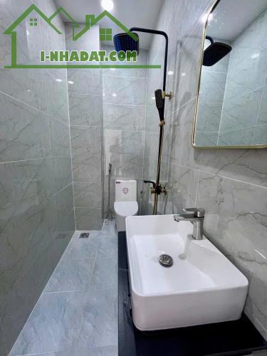 Siêu phẩm NHÀ 3 LẦU Sang - Xịn - Mịn thiết kế hiện đại, cách đường Lò Lu chỉ 50m - 2