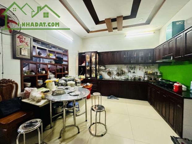 Bán nhà mặt tiền chợ Nhị Thiên Đường(6.2.15) 4 lầu  Hoàng Minh Đạo phường 5 quận 8 - 1