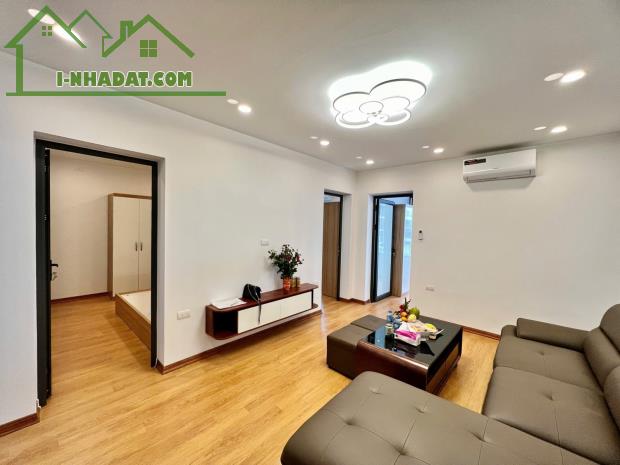 Bán căn hộ tập thể mặt phố Trường Chinh, Đống Đa, nhà đẹp, 3 ngủ, 2vs tặng full nội thất - 1