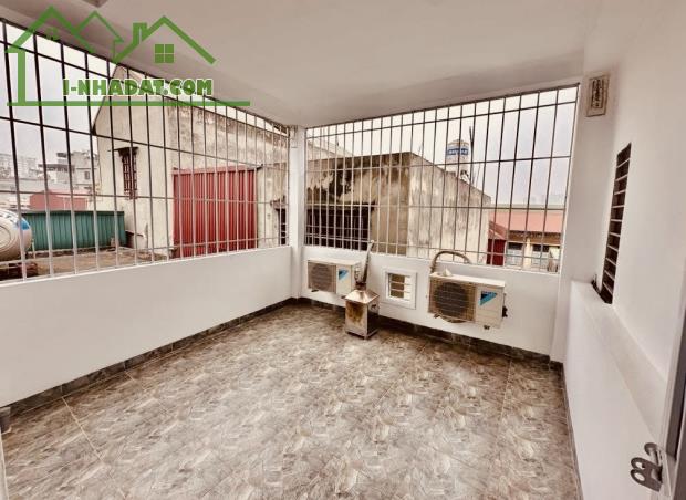 Cần bán nhà khu vực đắc địa quận Đống Đa