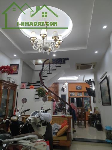 NHÀ SIÊU ĐẸP MỄ TRÌ THƯỢNG, NAM TỪ LIÊM 55M, 5T, MT 4.5M, TẶNG NỘI THẤT, 10 TỶ.