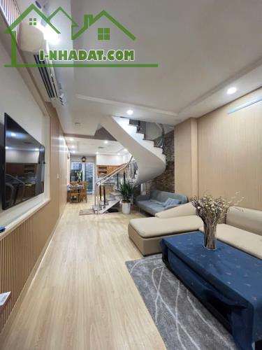 Bán Nhà Mặt Tiền Đường Bùi Tá Hán-An Phú-Q2 DT:80m2(4x20) Trệt 3 Lầu-4PN,5WC-Giá 21 Tỷ