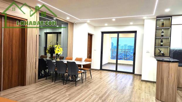 Căn hộ sky villa 3 ngủ 3 WC, dt 181m2, tòa 25T1 Trung Hòa, nội thất mới đẹp long lanh - 2