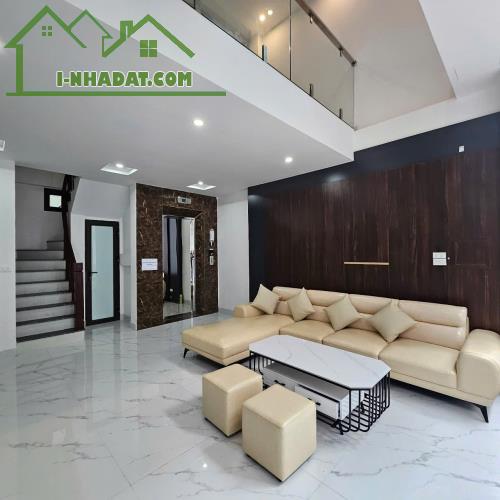 SIÊU HIẾM! NHÀ 4 MẶT THOÁNG NGÔ GIA TỰ, 40M x 6T THANG MÁY - FULL ĐỒ - Ô TÔ. GIÁ 7.3 TỶ